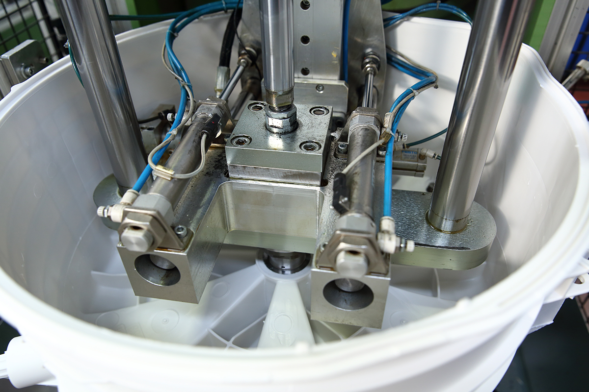 automatic assembly