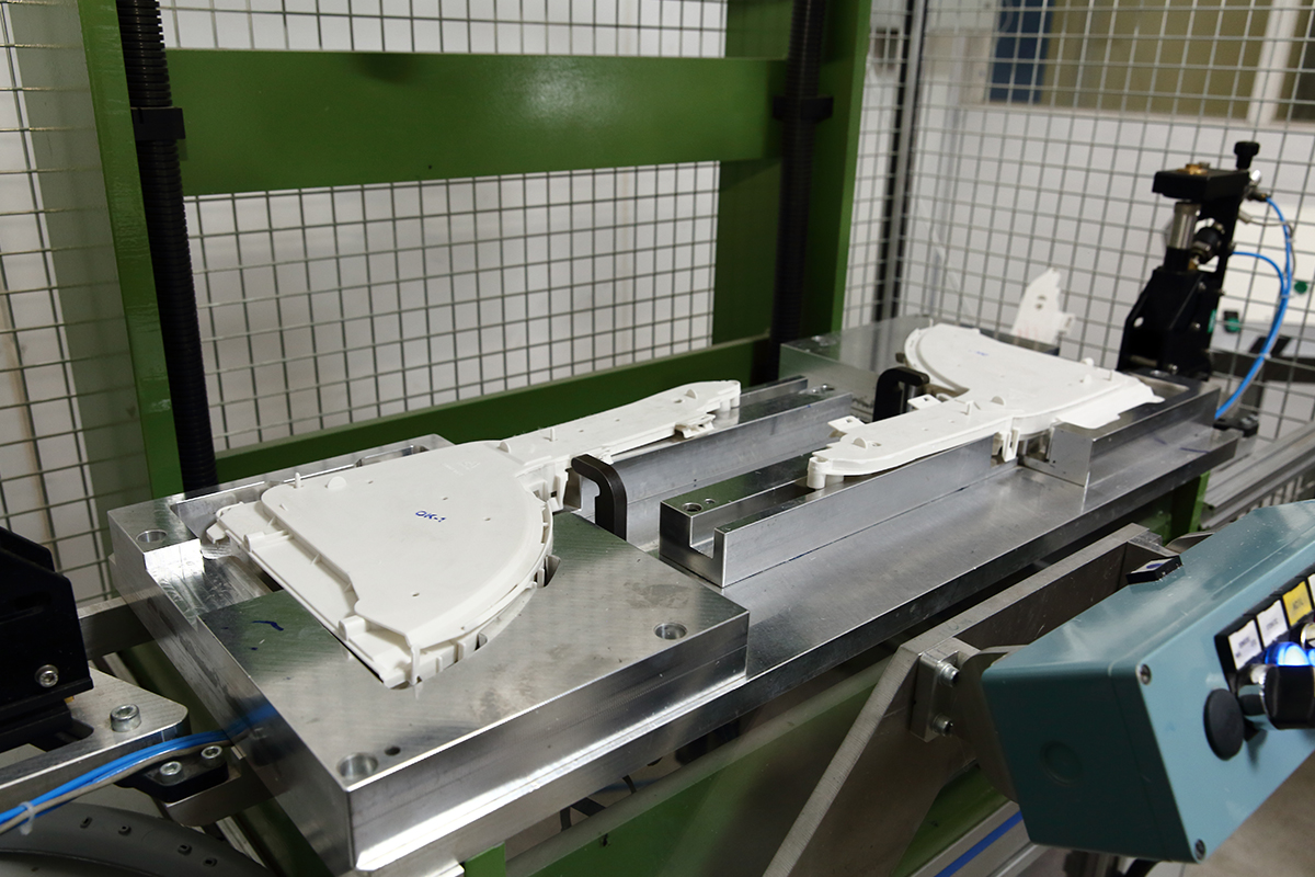 pressure test after vibration welding process